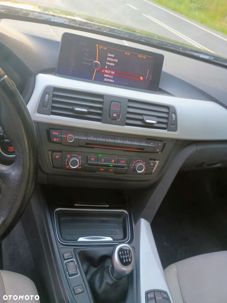 BMW Seria 3 320d Luxury Line - 18