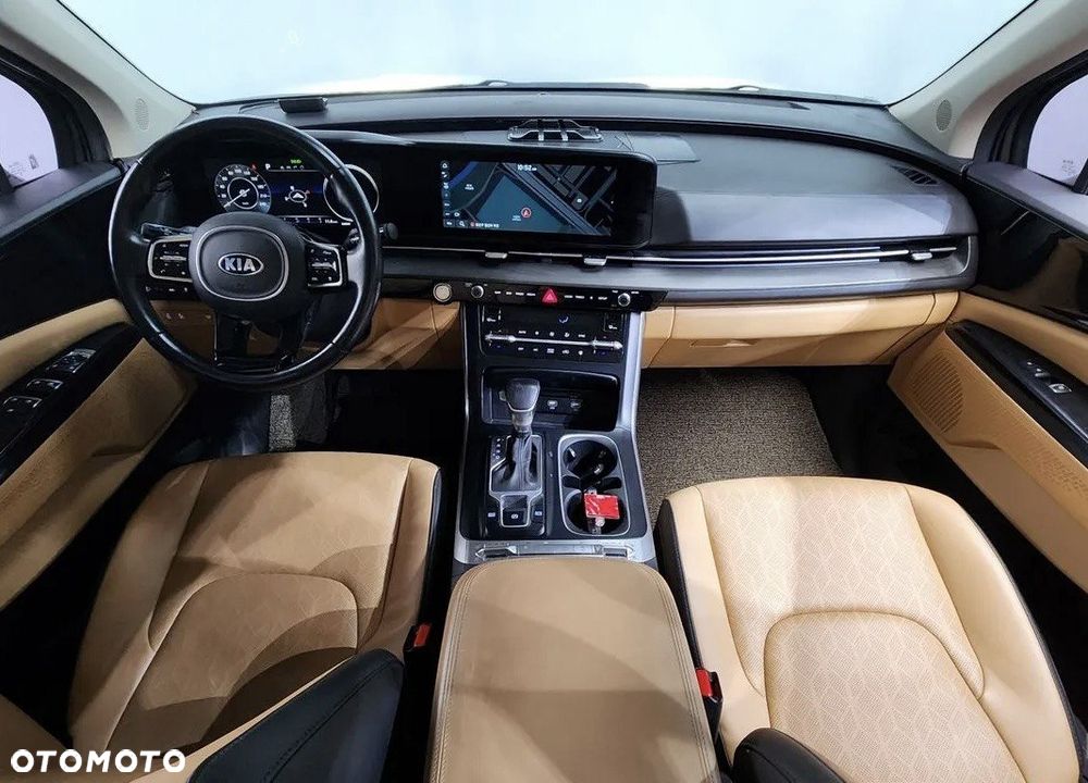 Kia Carnival - 8