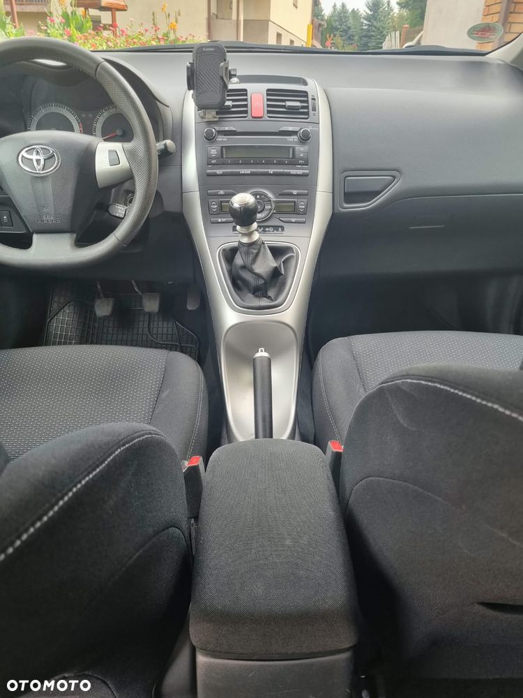 Toyota Auris 1.6 Premium + - 19