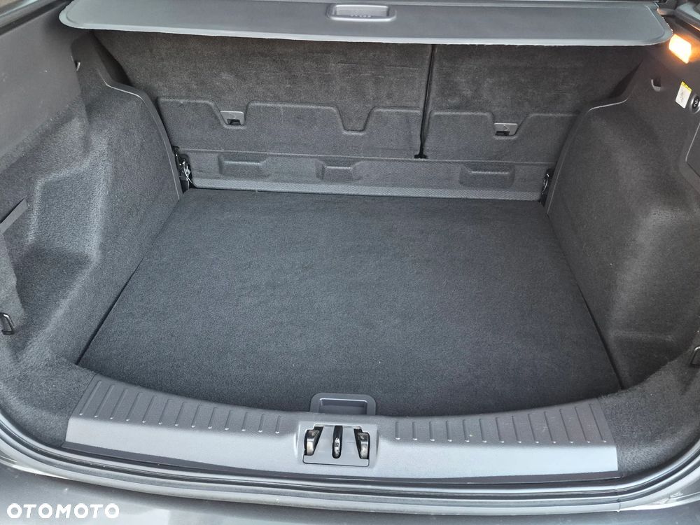 Ford Kuga 1.5 EcoBoost 2x4 ST-Line - 26