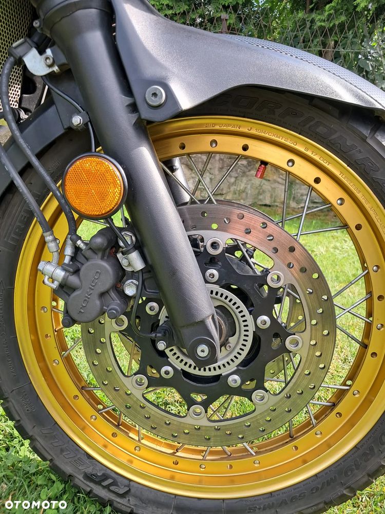 Suzuki V-STROM - 4