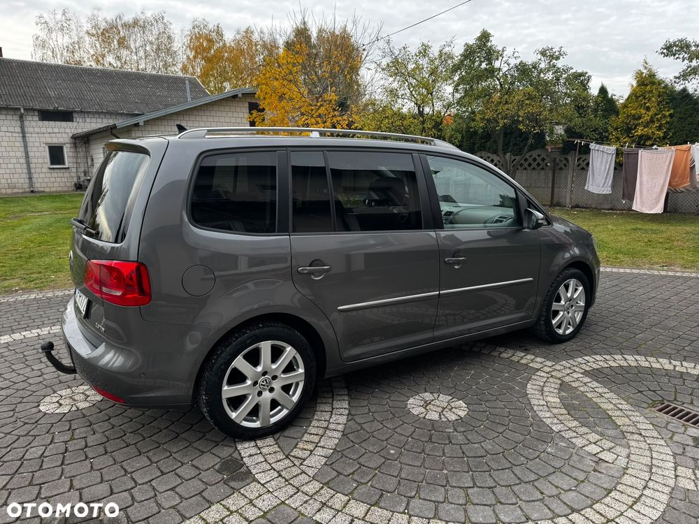 Volkswagen Touran 2013 photo 4