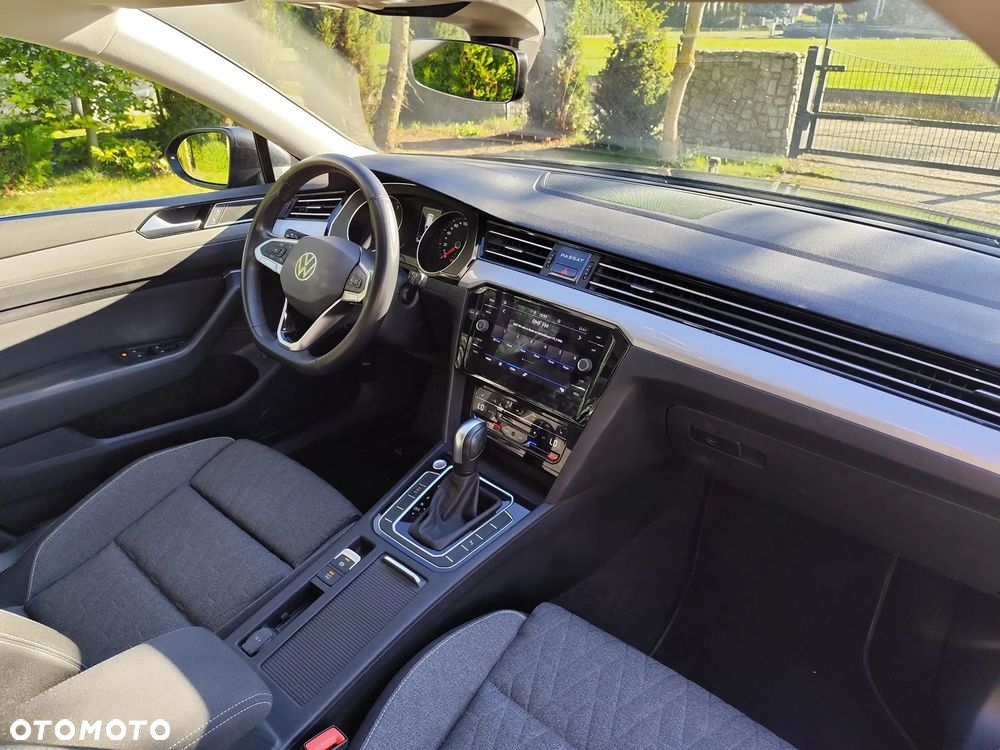 Volkswagen Passat - 12