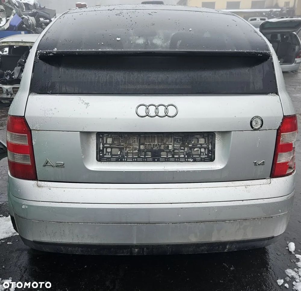 AUDI A2 (lak: LY7W) (sedan) pojazd na części: maska, zderzak, drzwi, szyby, lusterka, chłodnica - 11