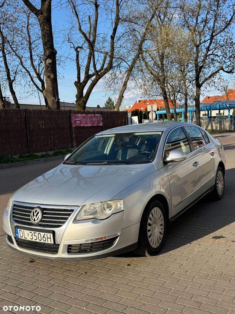 Volkswagen Passat 2.0 TDI DPF Comfortline DSG - 1