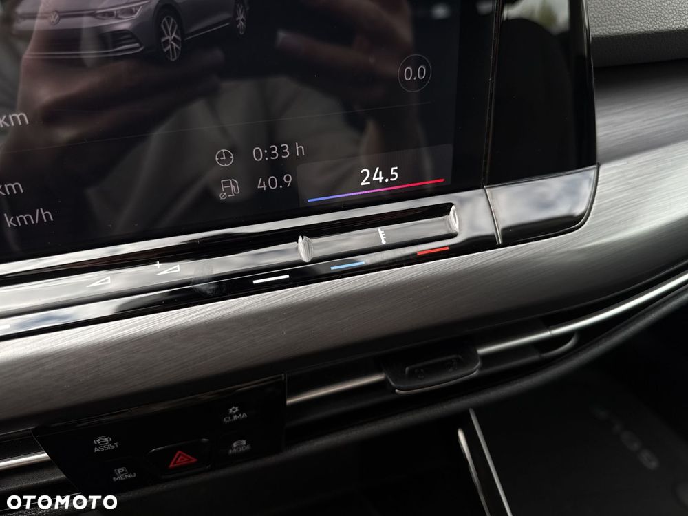 Volkswagen Golf 1.5 eTSI EVO Style DSG - 23