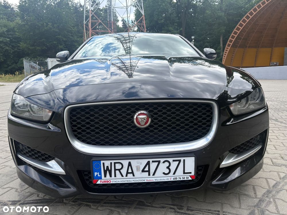 Jaguar XE 2.0 D R-Sport - 14