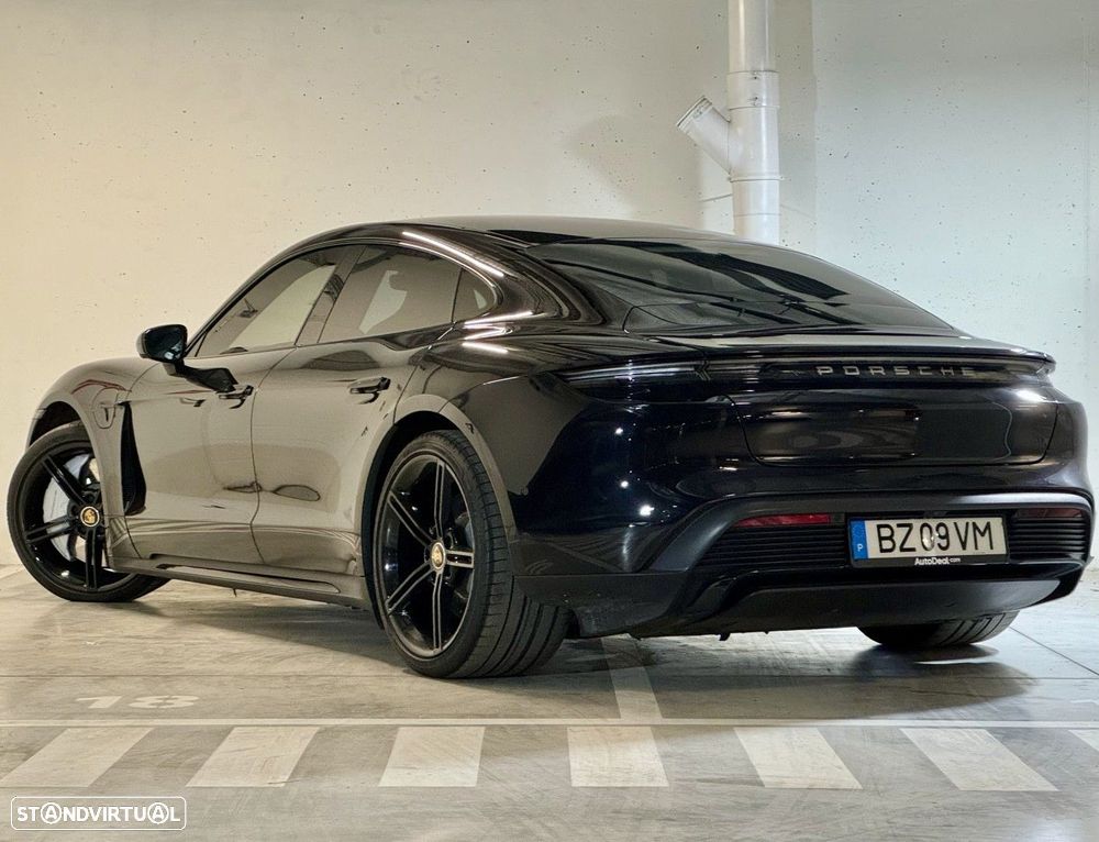 Porsche Taycan Turbo - 16