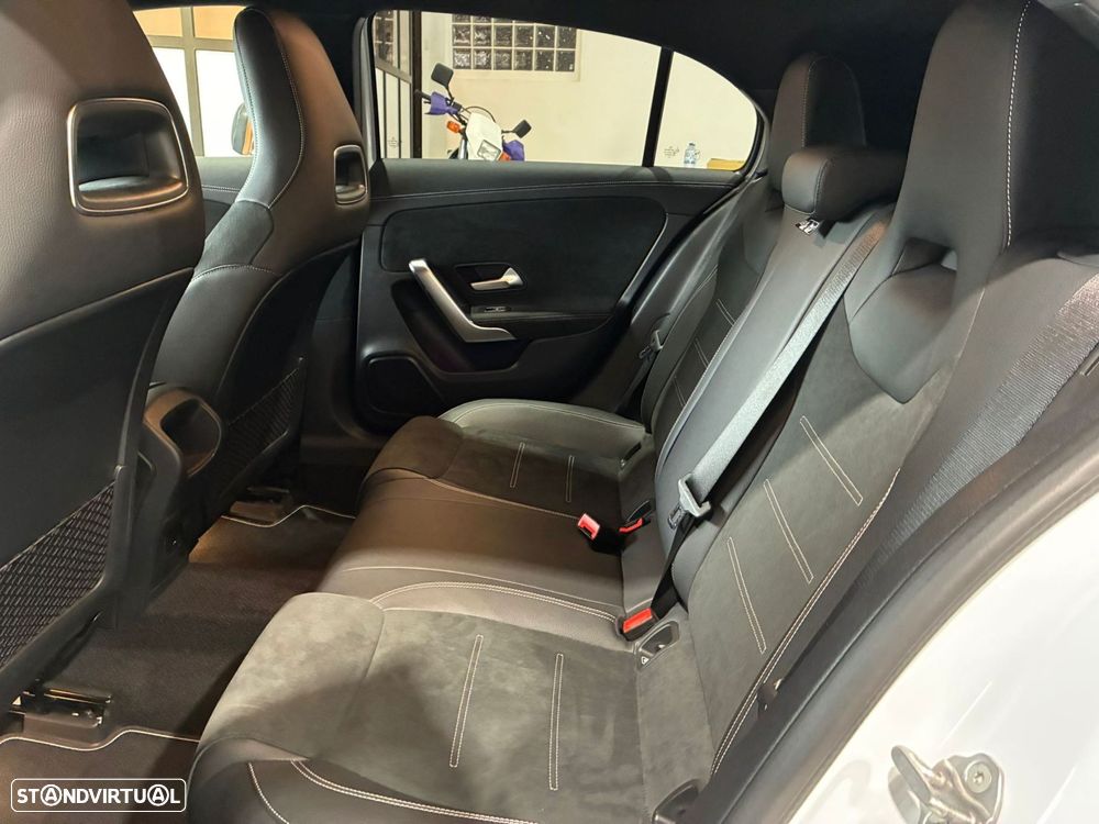 Mercedes-Benz A 250 - 22