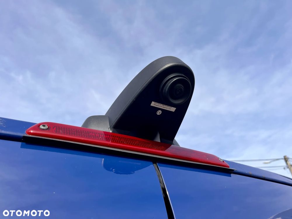 Volkswagen CRAFTER 7 OSÓB / SALON POLSKA / BEZWYPADKOWY / PIERWSZY WŁAŚCICIEL / 2.0 140KM ! ! - 30