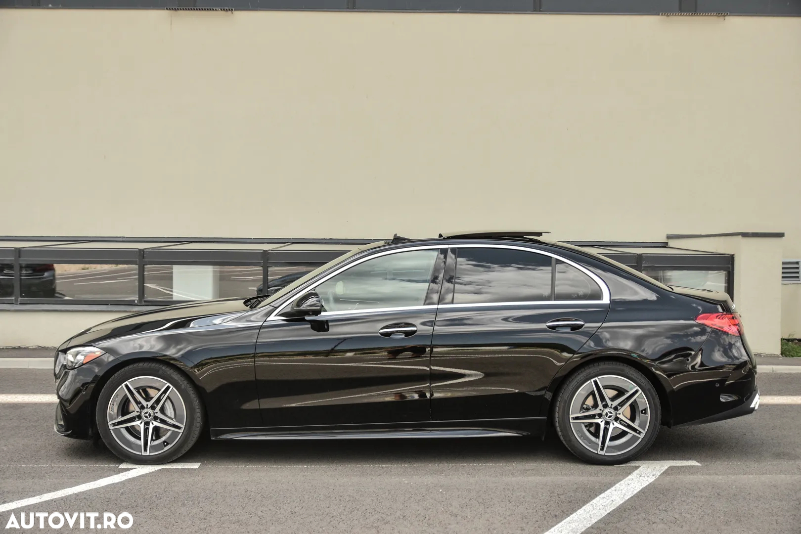 Mercedes-Benz C 300 4Matic 9G-TRONIC AMG Line - 2