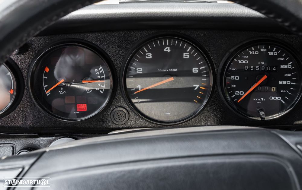 Porsche 911 Série F - 10