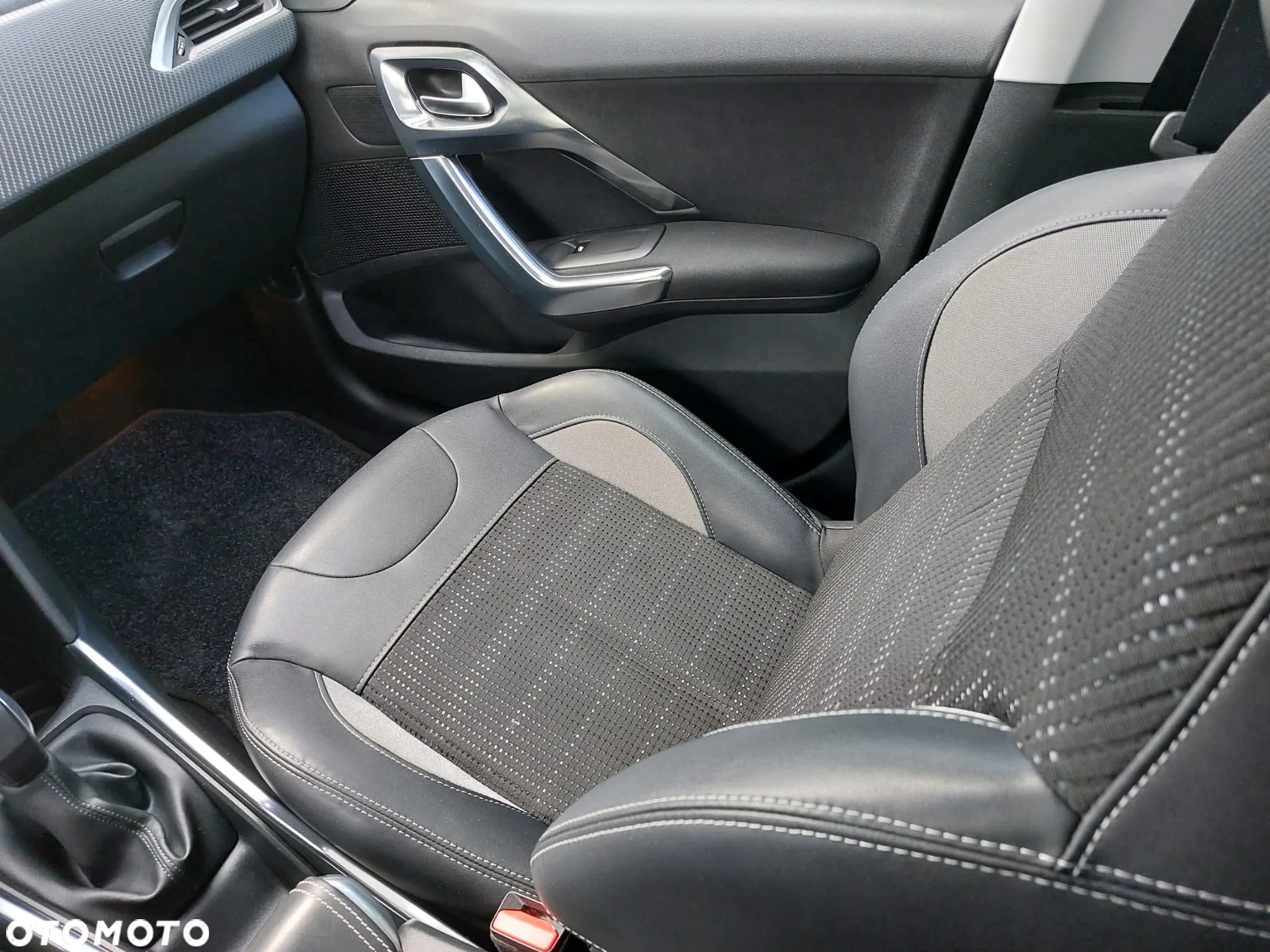 Peugeot 2008 PureTech 82 Allure - 27
