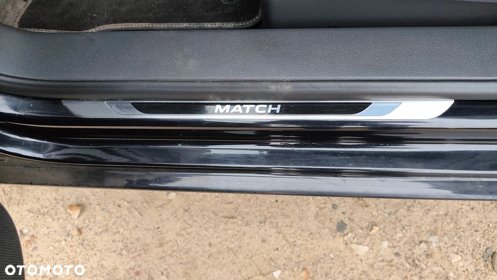 Volkswagen Touran 2.0 TDI DPF BlueMotion Technology DSG MATCH - 15