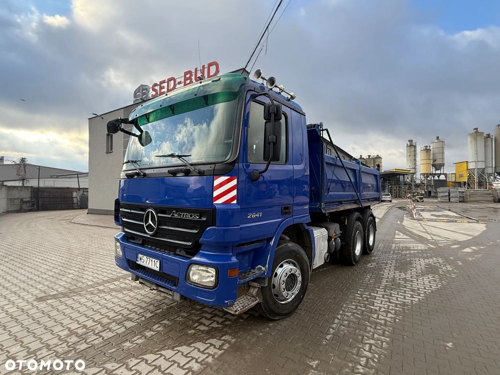 Mercedes-Benz 2641 - 11