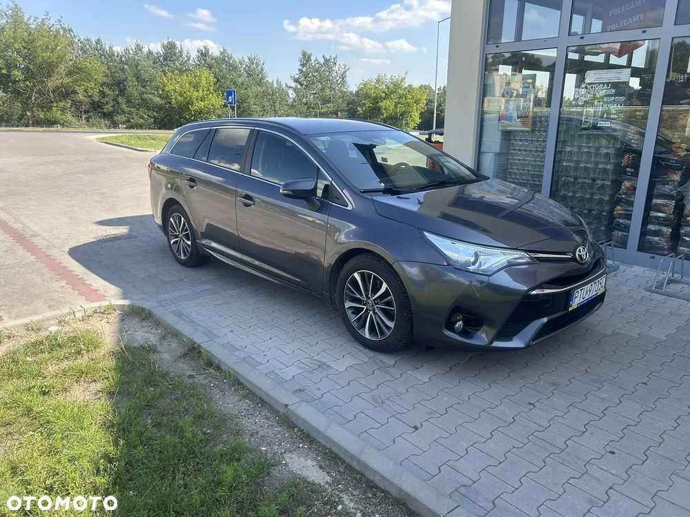 Toyota Avensis - 12