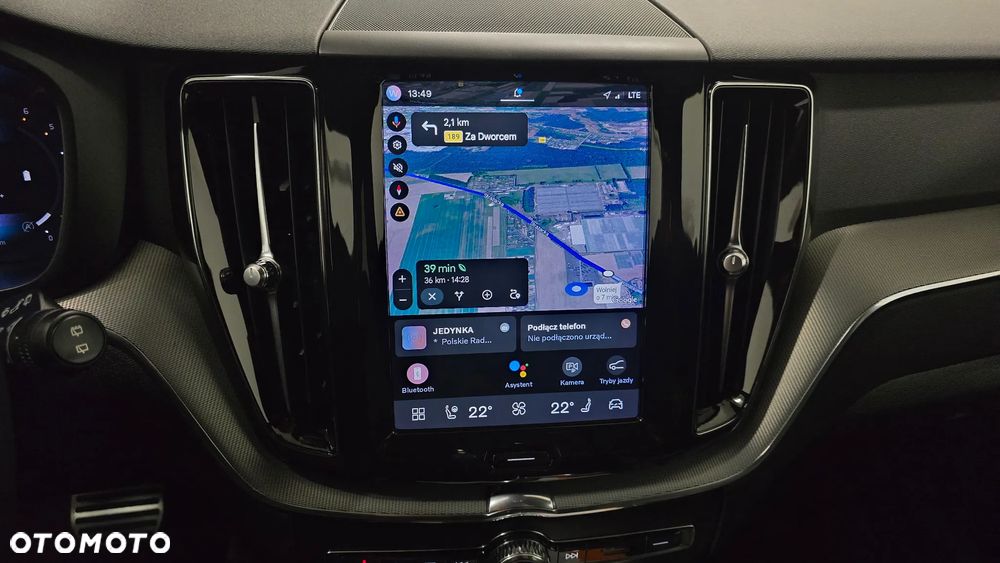 Volvo XC 60 B4 D Plus Dark - 22