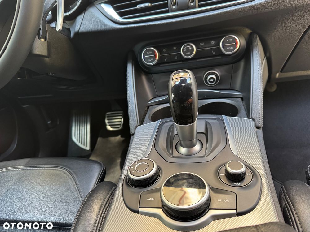 Alfa Romeo Stelvio 2.0 Turbo Veloce TI Q4 - 23