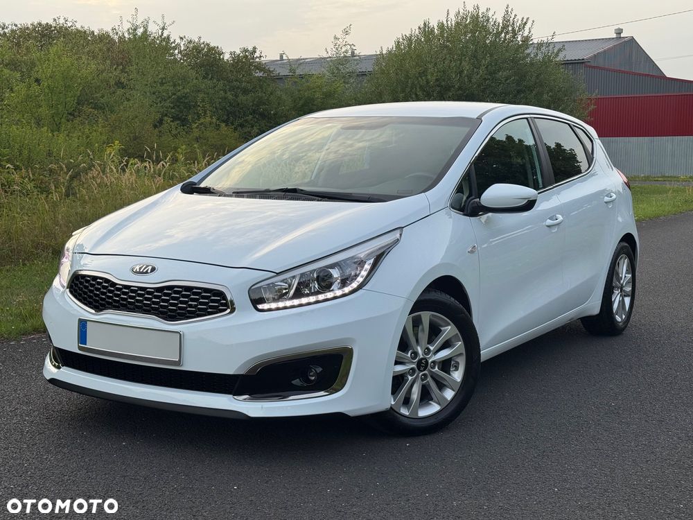 Kia Ceed 1.4 CVVT ISG Dream Team Edition - 12