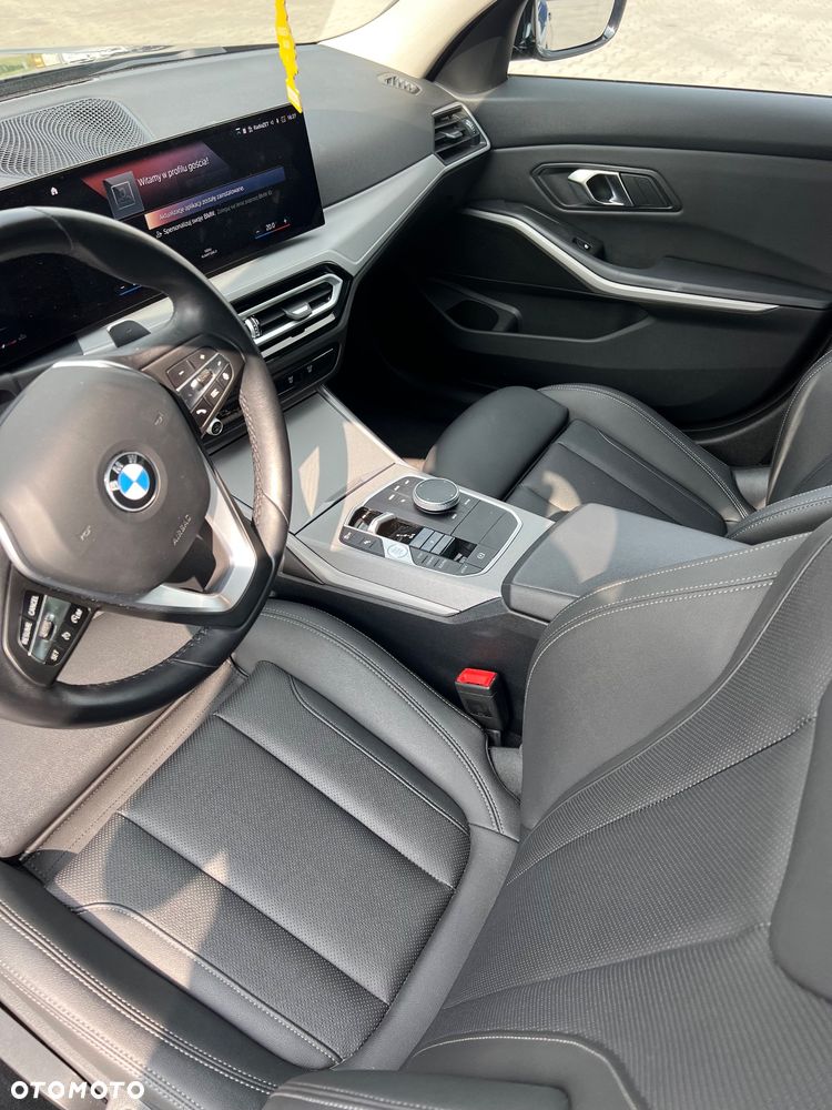 BMW Seria 3 318d Touring - 10