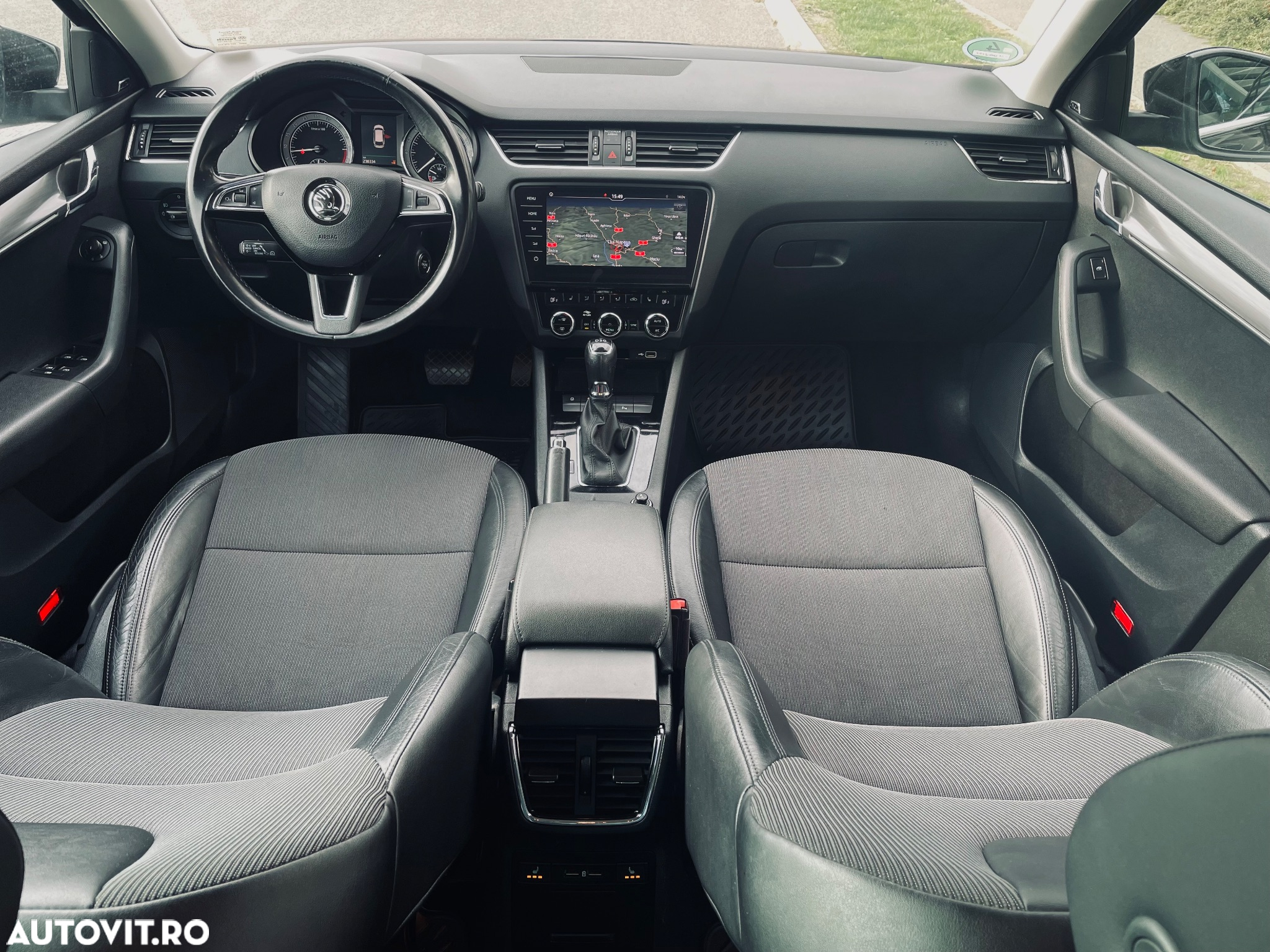 Skoda Octavia 2.0 TDI DSG Premium Edition - 9