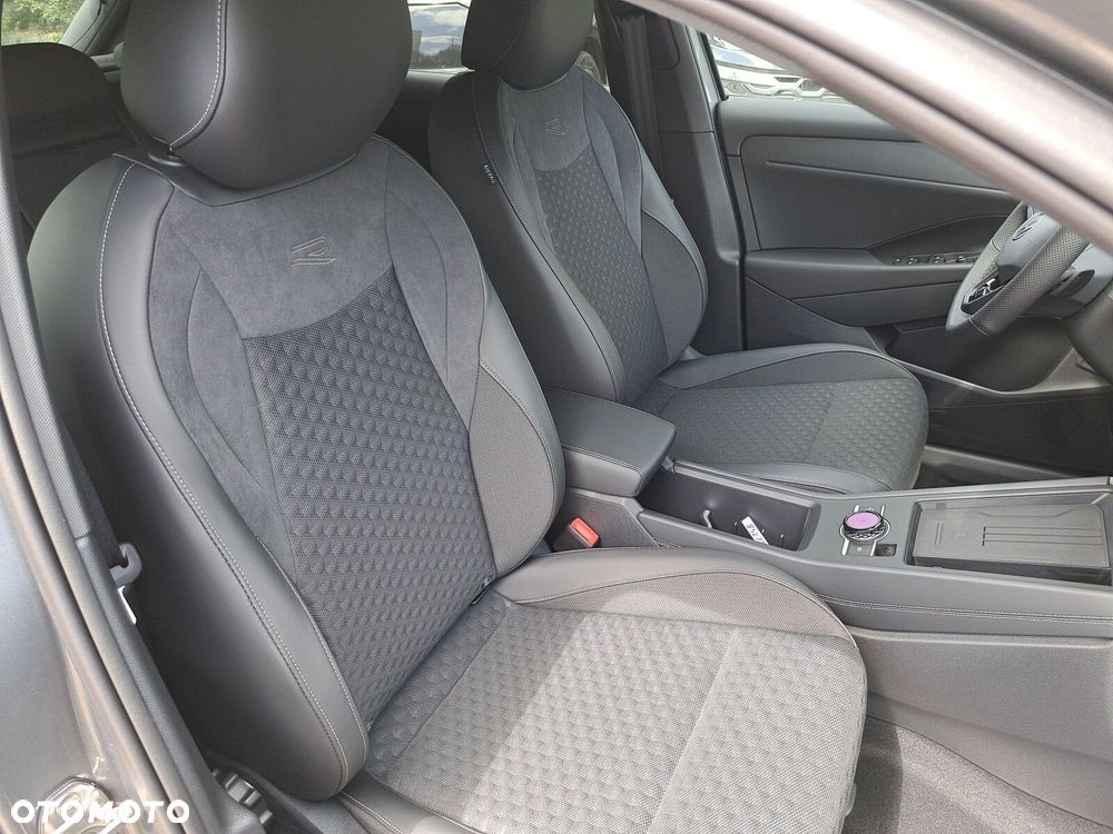 Volkswagen T-Roc 1.5 eTSI R-Line DSG - 12