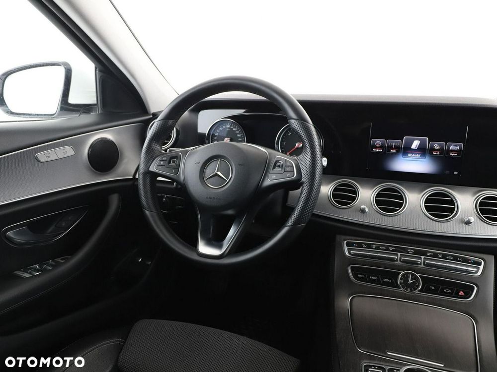 Mercedes-Benz Klasa E 220 d Avantgarde - 17