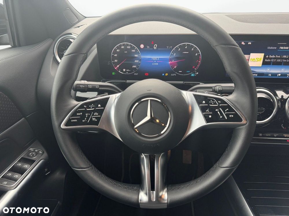 Mercedes-Benz GLA - 14