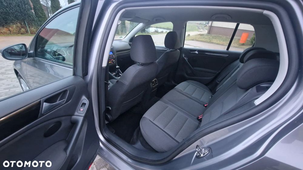 Volkswagen Golf - 22