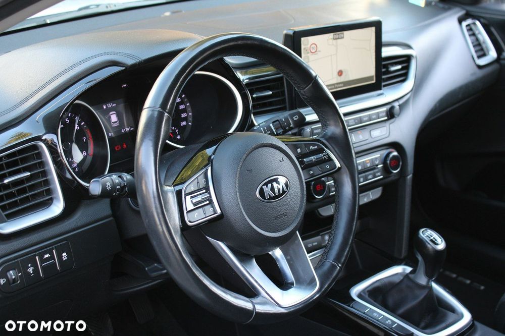 Kia Ceed 1.4 T-GDI L Business Line - 23