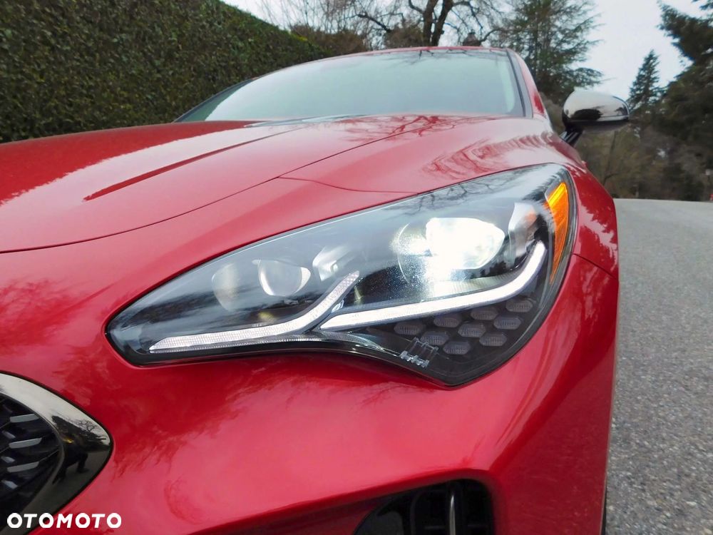 Kia Stinger - 11