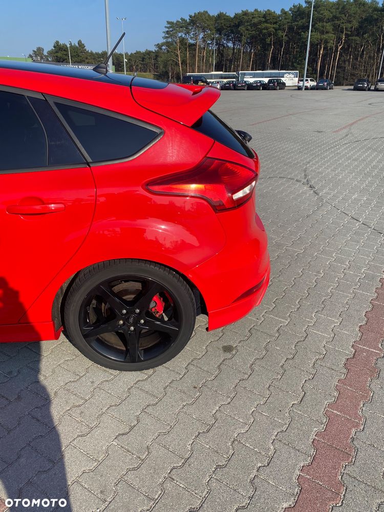 Ford Focus 1.5 EcoBoost ST-Line Red ASS - 19