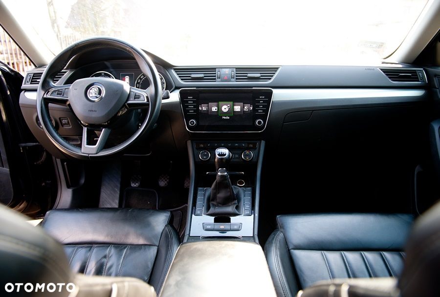 Skoda Superb 1.6 TDI Ambition - 9
