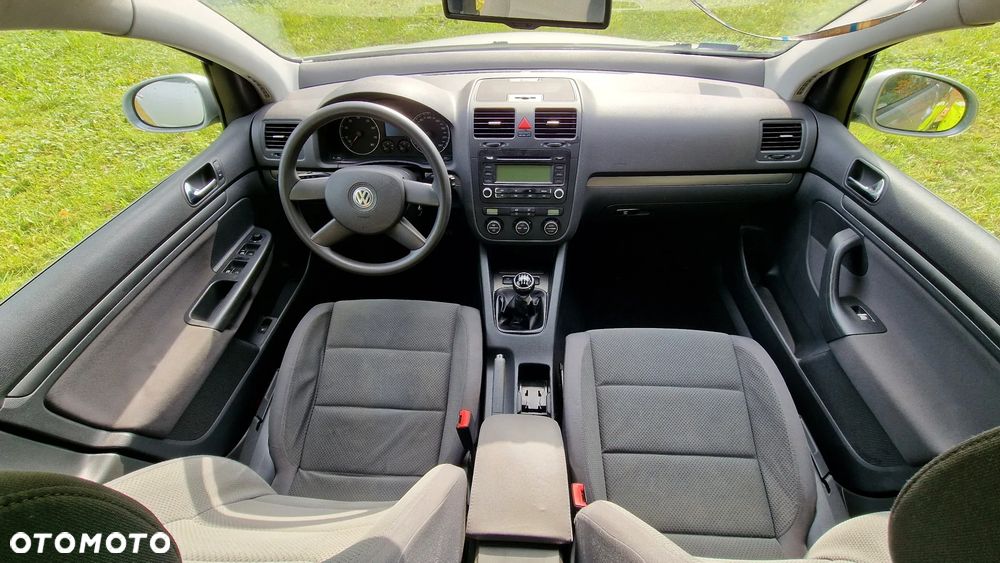 Volkswagen Golf - 22