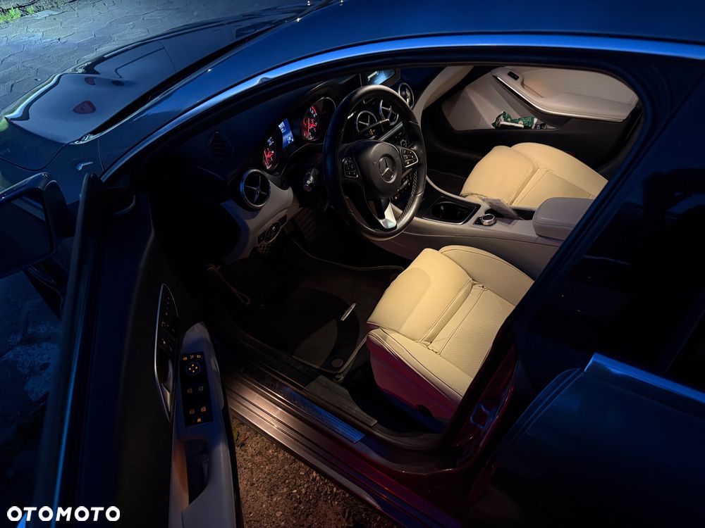 Mercedes-Benz CLA 250 4Matic 7G-DCT - 16