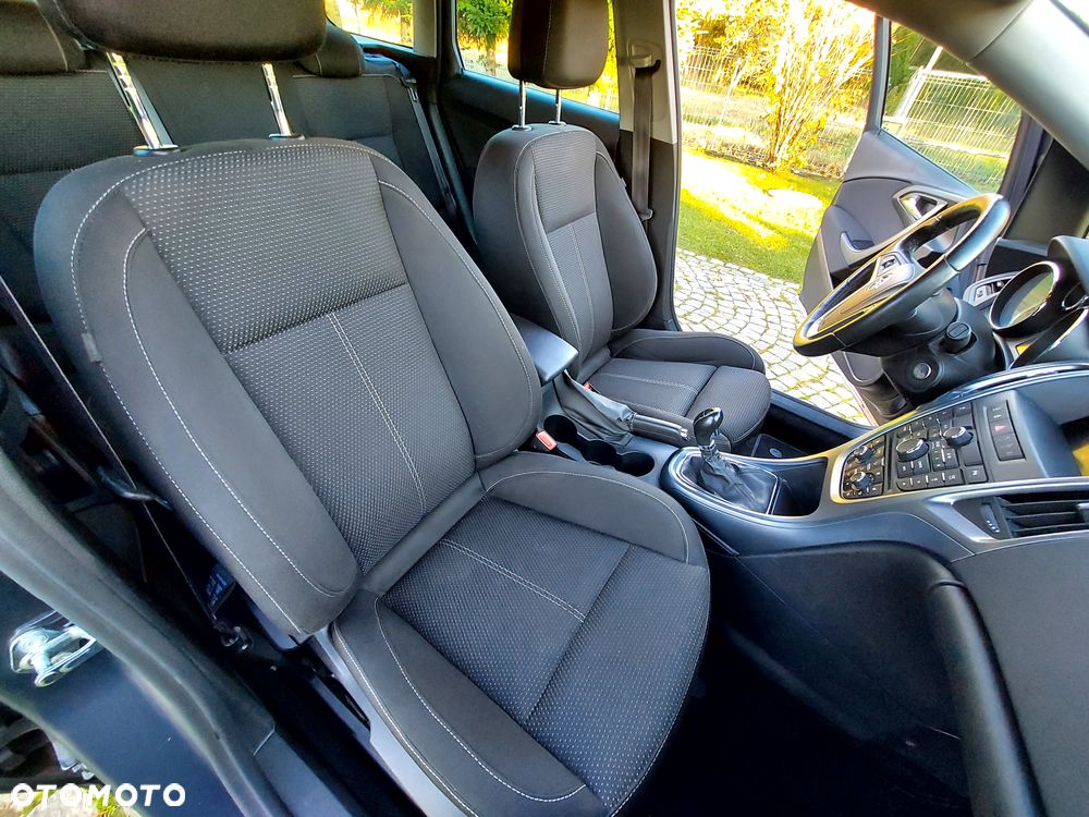 Opel Astra 1.4 Turbo Design Edition - 5