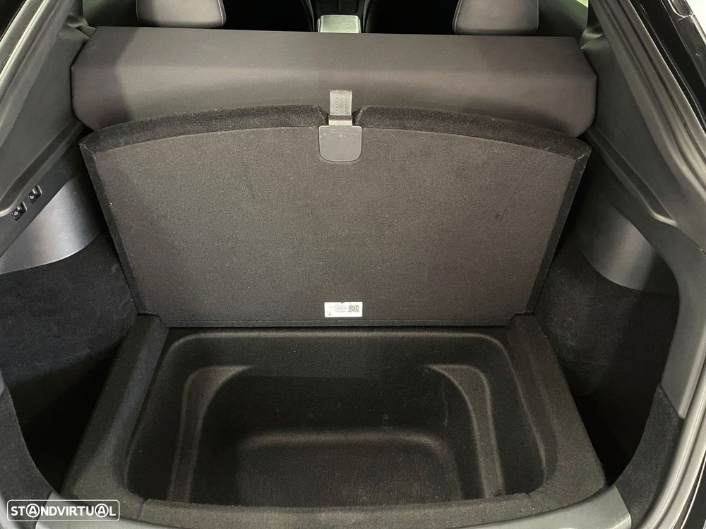 Tesla Model Y Standard - 51