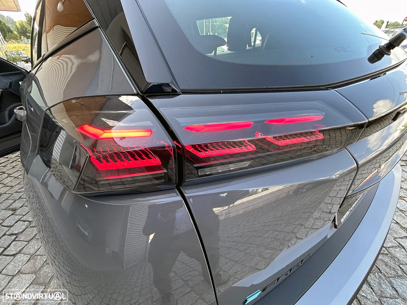Peugeot e-2008 54 kWh Active - 16