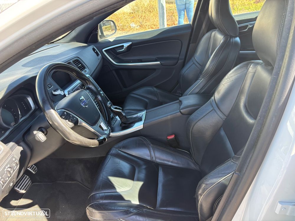 Volvo V60 2.4 D6 R-Design Sum.AWD Phev - 15