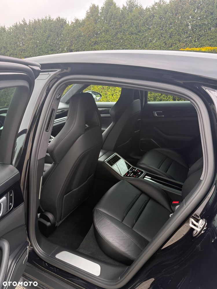 Porsche Panamera - 16