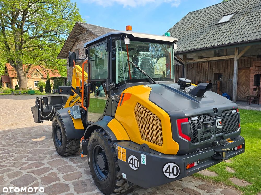 Liu Gong 820T - 6