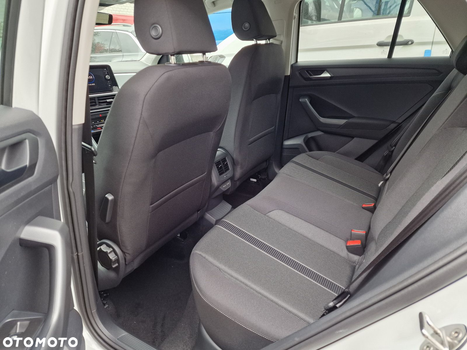 Volkswagen T-Roc 1.5 TSI Life DSG - 8