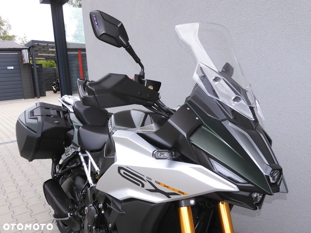 Suzuki GSX - 4