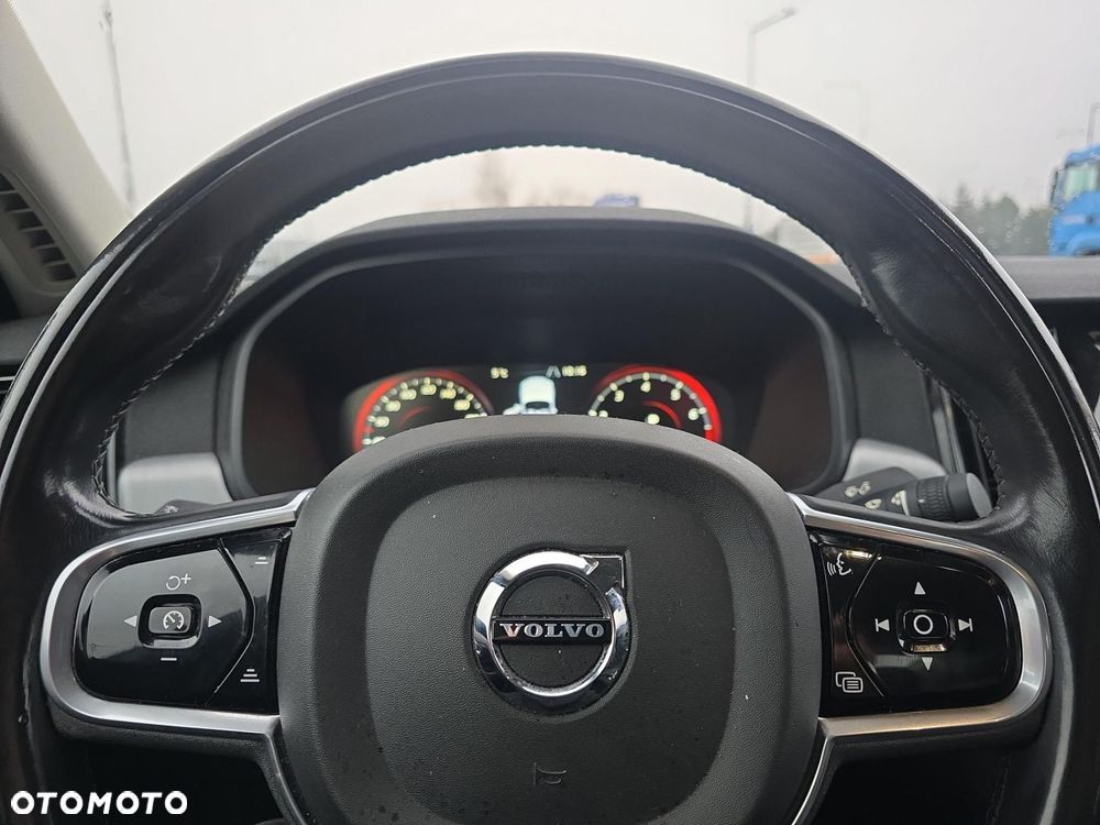 Volvo S90 T4 Momentum - 17