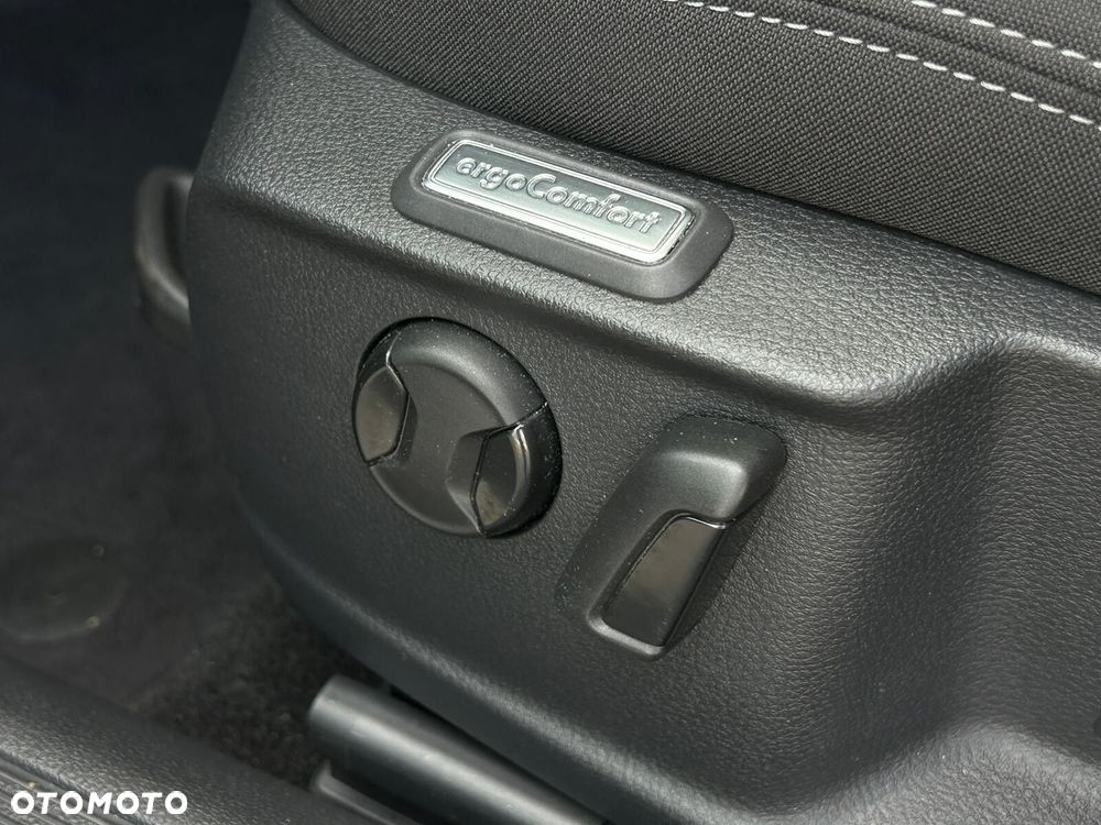 Volkswagen Passat 2.0 TSI Business DSG - 34