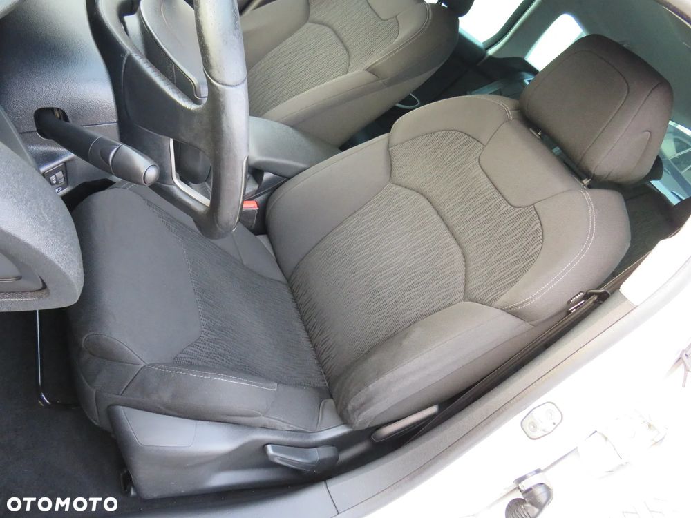 Citroën C5 2.0 HDi Attraction - 26