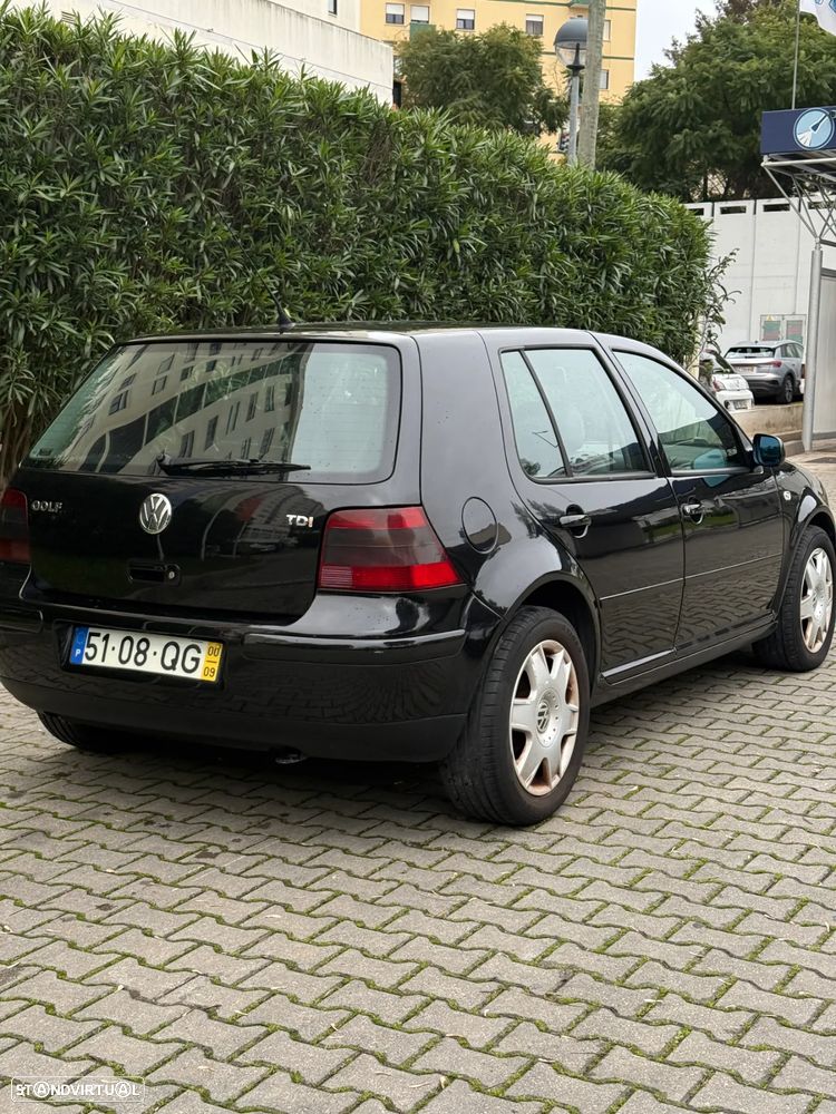 VW Golf 1.9 TDi 25 Anos - 11