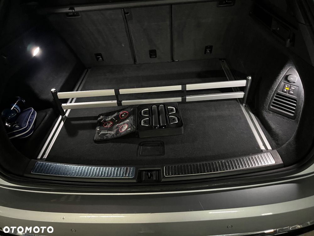 Volkswagen Touareg 2023 photo 2