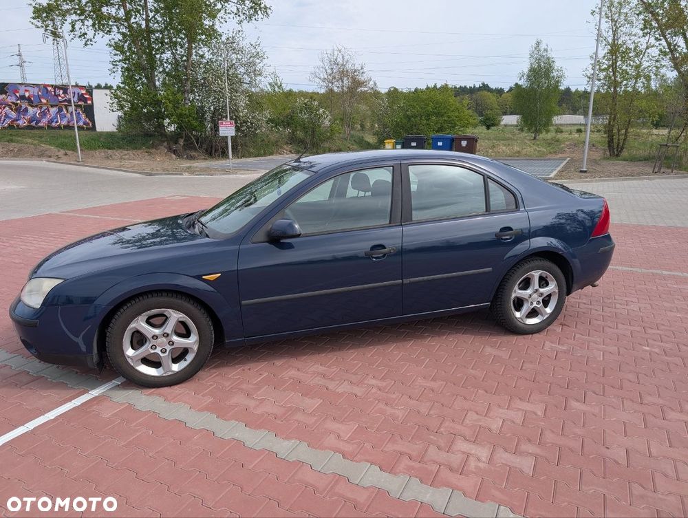 Ford Mondeo 1.8 Ambiente - 4