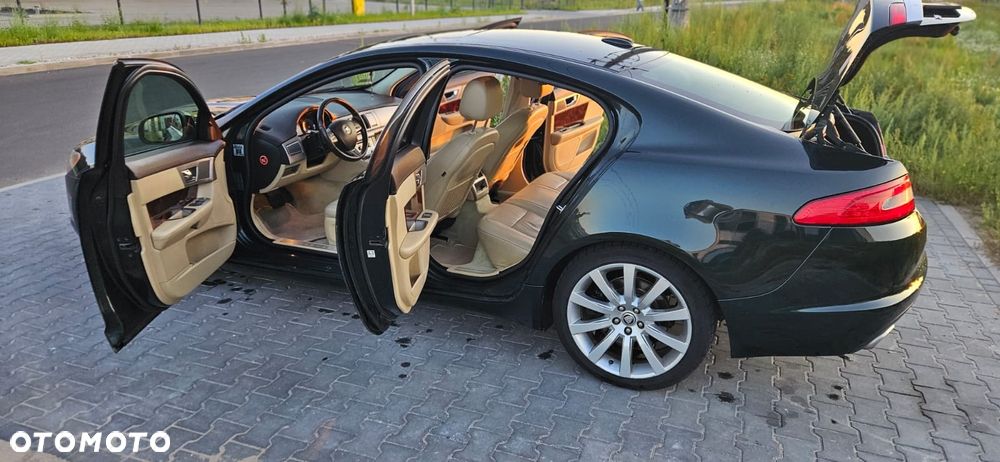 Jaguar XF - 7